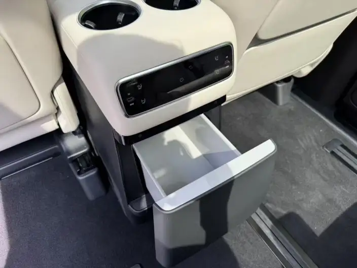 Li Auto MEGA 2024 Model Ultra Edition – фото 7