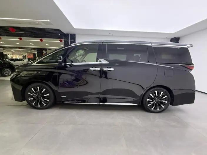 Vellfire 2024 Model 2.5L Automatic 4WD 7 seat Parallel Imported – фото 4