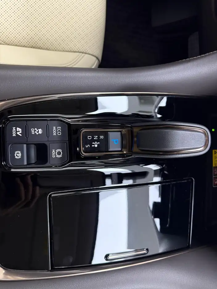 Vellfire 2024 Model 2.5L Automatic 4WD 7 seat Parallel Imported – фото 9