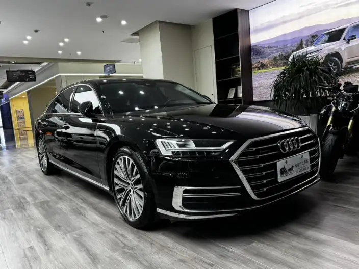 Audi A8 2021 Model A8L 55 TFSI quattro Luxury Model – фото 3