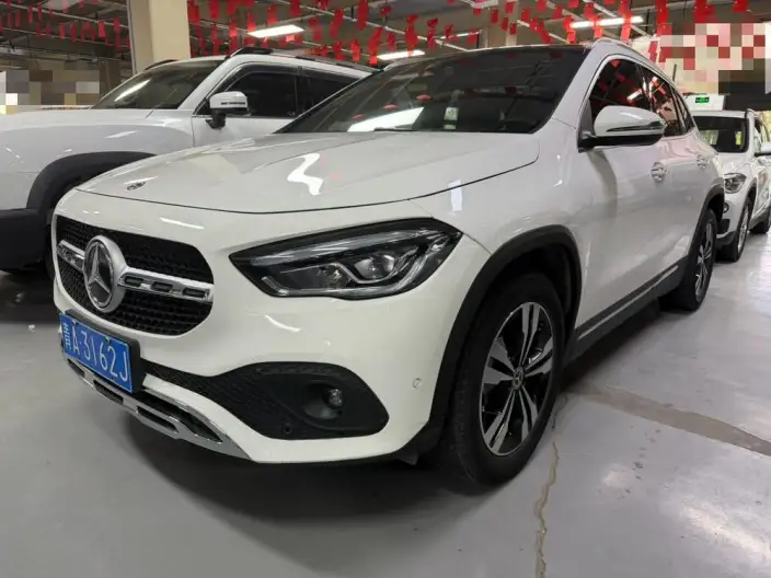 Mercedes-Benz GLA 2020 Model GLA 200 – фото 1