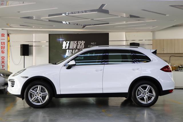Porsche Cayenne 2011 Cayenne 3.0T – фото 3