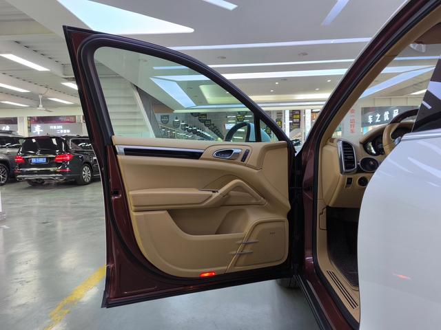 Porsche Cayenne 2011 Cayenne 3.0T – фото 22