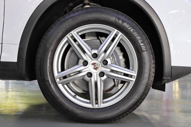 Porsche Cayenne 2011 Cayenne 3.0T – фото 37