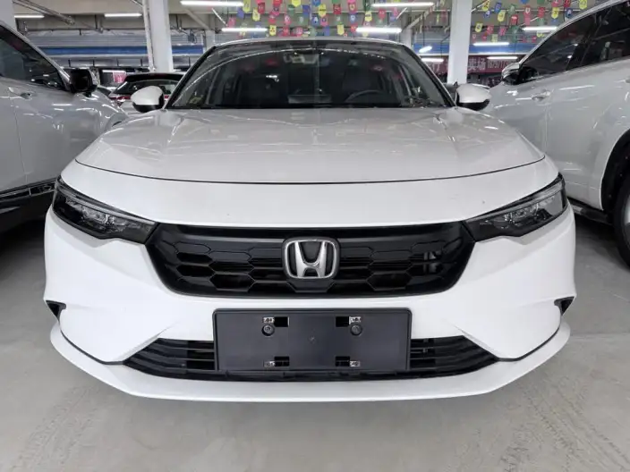 Model Ge 2022 Model 240TURBO CVT Exclusive Edition – фото 2
