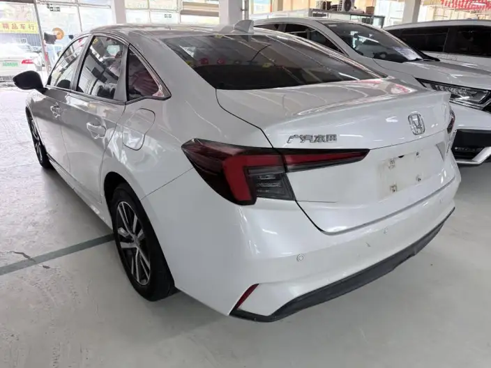Model Ge 2022 Model 240TURBO CVT Exclusive Edition – фото 4