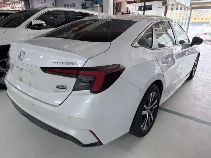 Model Ge 2022 Model 240TURBO CVT Exclusive Edition – фото 6