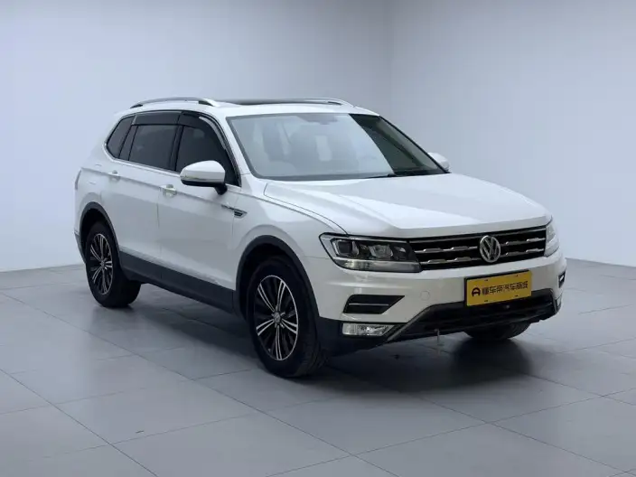 Volkswagen Tiguan L 2020 Model 280TSI Automatic 2WD Panorama Comfort Edition China VI – фото 3