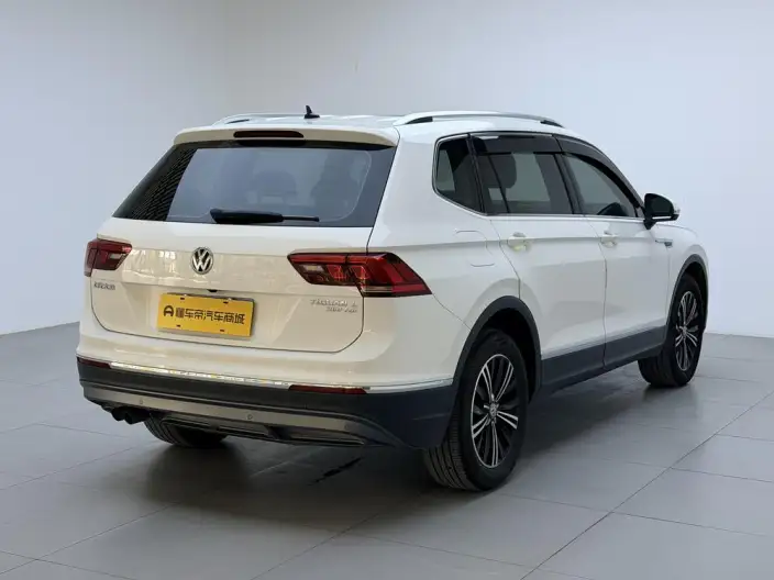 Volkswagen Tiguan L 2020 Model 280TSI Automatic 2WD Panorama Comfort Edition China VI – фото 7