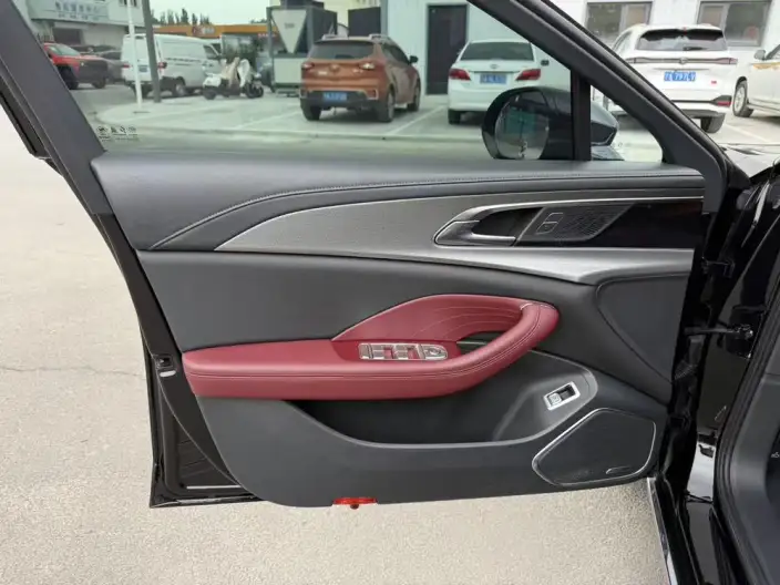 Hongqi H5 2023 Model 1.5T DCT Flag Rhythm Edition – фото 8