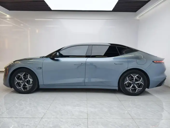 **Lynk & Co Z10** 2024 Model 95kWh 766km Rear Drive Max