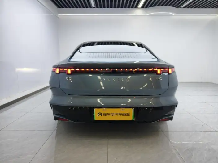 **Lynk & Co Z10** 2024 Model 95kWh 766km Rear Drive Max – фото 6