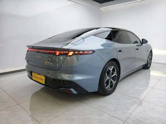 **Lynk & Co Z10** 2024 Model 95kWh 766km Rear Drive Max – фото 7