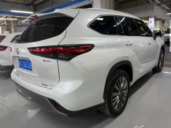 Toyota Highlander 2026 Model Hybrid 2.5L 4WD Premium Edition 7 seat – фото 6