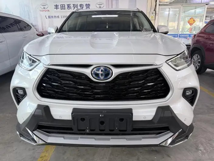 Toyota Highlander 2024 Model Hybrid 2.5L 4WD Premium Edition 7 seat – фото 2