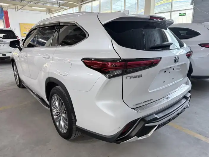 Toyota Highlander 2024 Model Hybrid 2.5L 4WD Premium Edition 7 seat – фото 4
