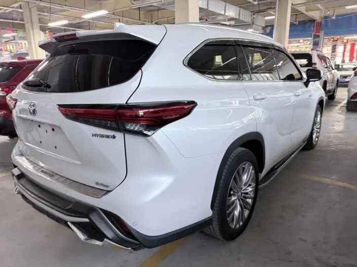 Toyota Highlander 2024 Model Hybrid 2.5L 4WD Premium Edition 7 seat – фото 6