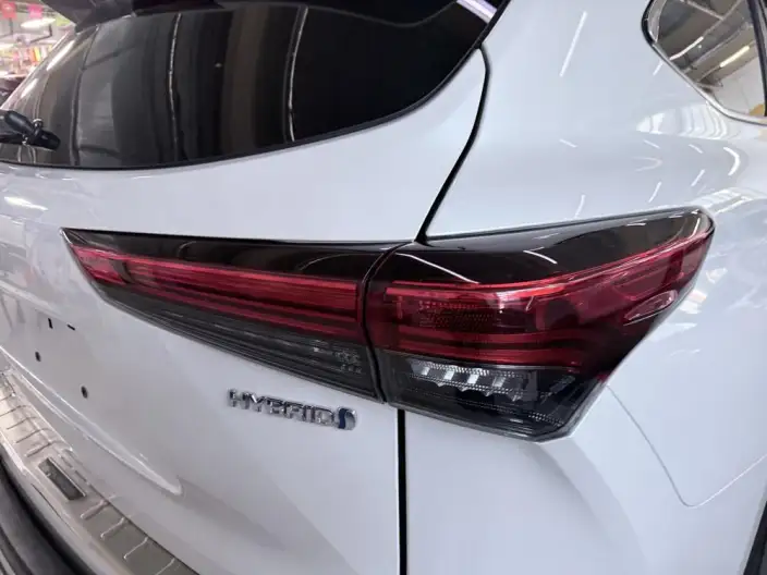 Toyota Highlander 2024 Model Hybrid 2.5L 4WD Premium Edition 7 seat – фото 8