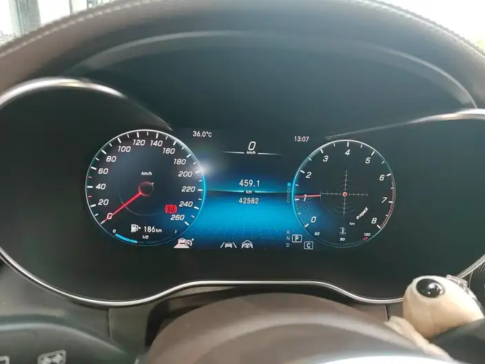 Mercedes-Benz GLC 2022 Model Facelift GLC 260 L 4MATIC Luxury Model – фото 6