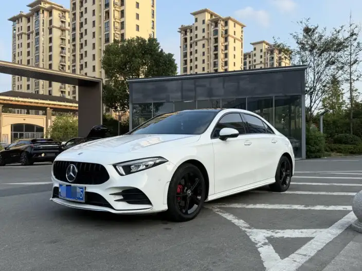 Mercedes-Benz A-class 2022 Model A 200 L Sports sedan Fashion Edition – фото 1