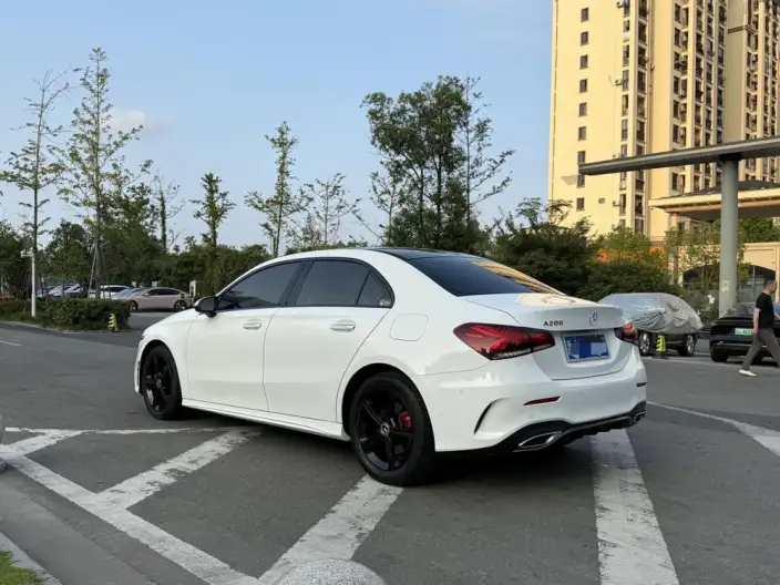 Mercedes-Benz A-class 2022 Model A 200 L Sports sedan Fashion Edition – фото 5