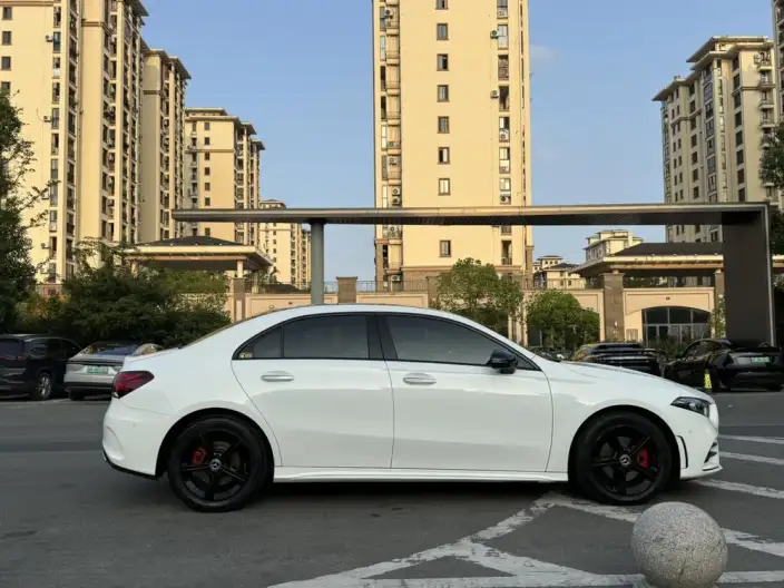 Mercedes-Benz A-class 2022 Model A 200 L Sports sedan Fashion Edition – фото 8