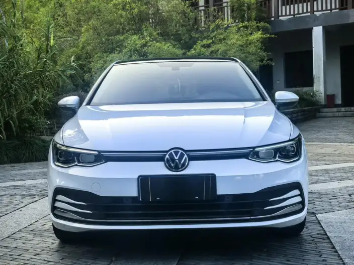 Volkswagen Golf 2023 Model 280TSI DSG Pro – фото 2