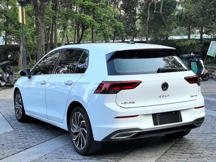 Volkswagen Golf 2023 Model 280TSI DSG Pro – фото 5
