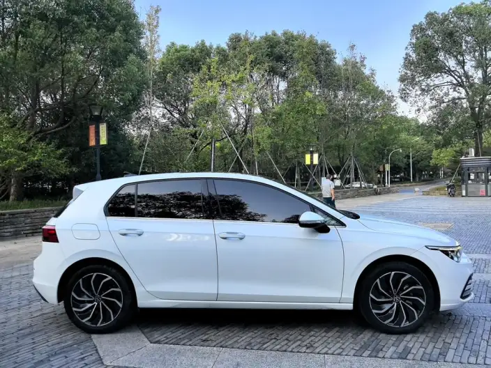 Volkswagen Golf 2023 Model 280TSI DSG Pro – фото 8