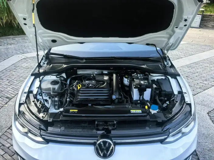 Volkswagen Golf 2023 Model 280TSI DSG Pro – фото 9