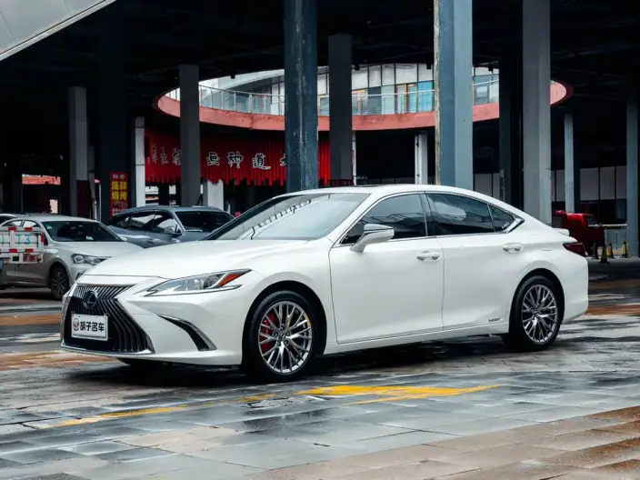 Lexus ES 2020 Model 300h Superior Edition China V – фото 1