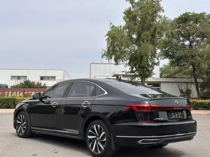 Volkswagen Passat 2022 Model 330TSI Deluxe Edition – фото 4