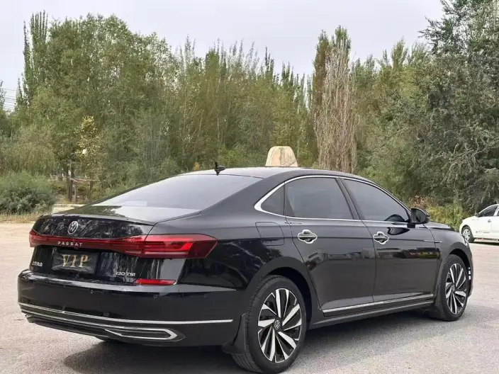 Volkswagen Passat 2022 Model 330TSI Deluxe Edition – фото 6