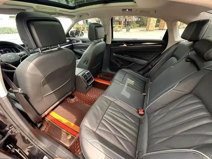Volkswagen Passat 2022 Model 330TSI Deluxe Edition – фото 9