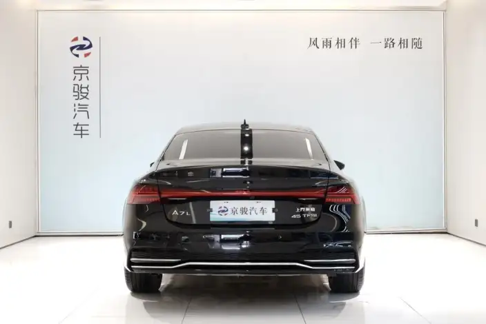 Audi A7 L 2024 Model 45 TFSI Luxury Model – фото 4