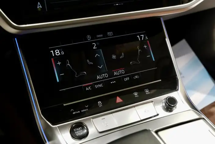 Audi A7 L 2024 Model 45 TFSI Luxury Model – фото 6
