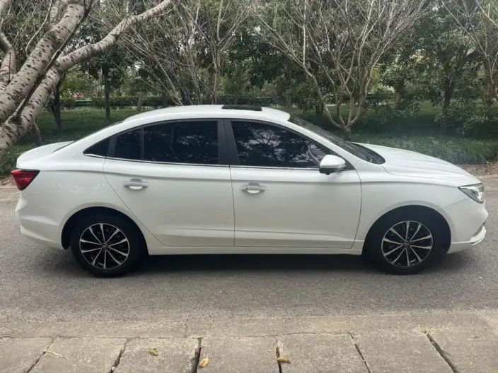 Roewe i5 2020 Model 1.5L Automatic 4G Connected Luxury Ultimate Edition – фото 8