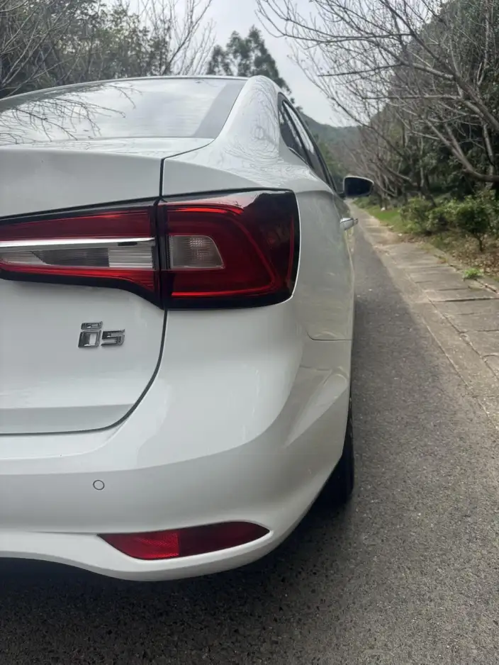 Roewe i5 2020 Model 1.5L Automatic 4G Connected Luxury Ultimate Edition – фото 10