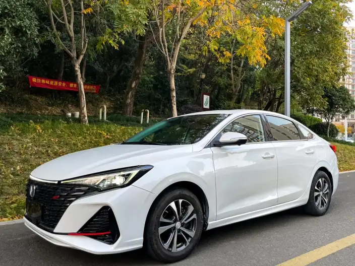 Changan Eado 2023 Model PLUS Changxiang Edition Blue whale NE 1.4T GDI DCT Noble Model – фото 1