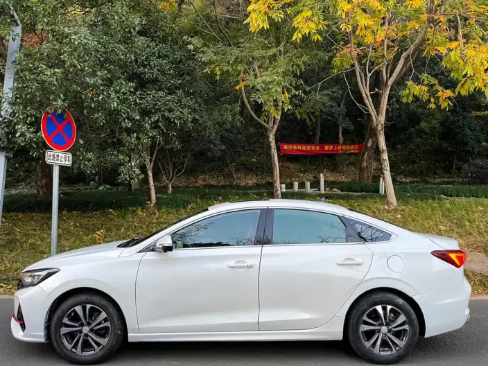 Changan Eado 2023 Model PLUS Changxiang Edition Blue whale NE 1.4T GDI DCT Noble Model – фото 3