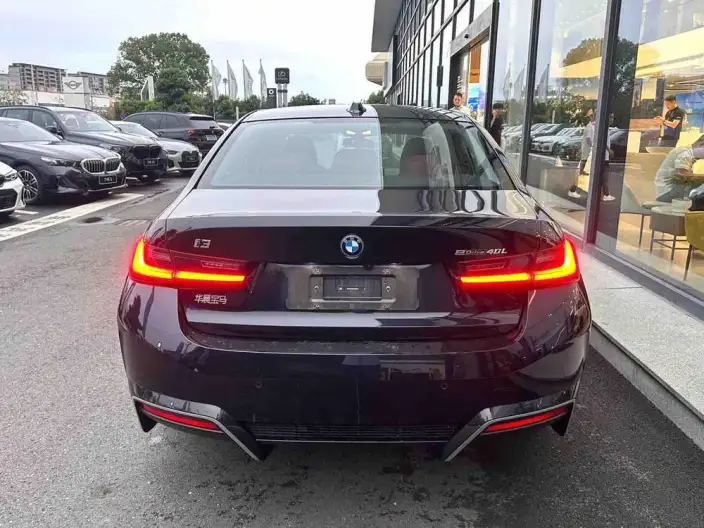 BMW i3 2026 Model eDrive40L Night Set – фото 4