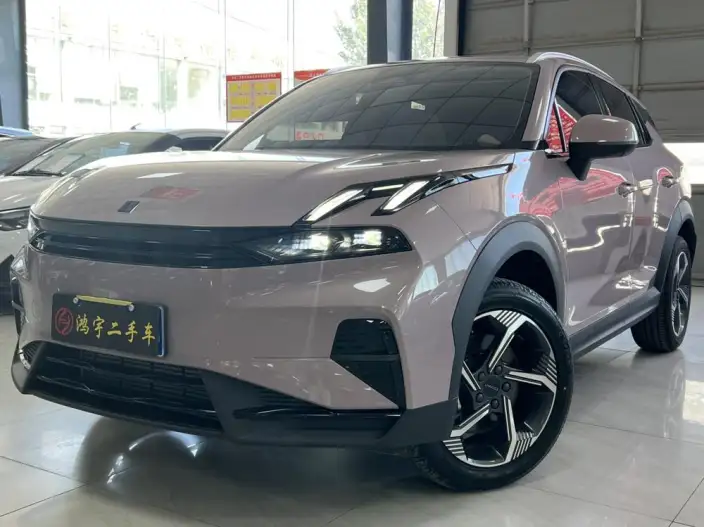 Lynk & Co 06 2025 Model Renew 1.5T Pro – фото 1