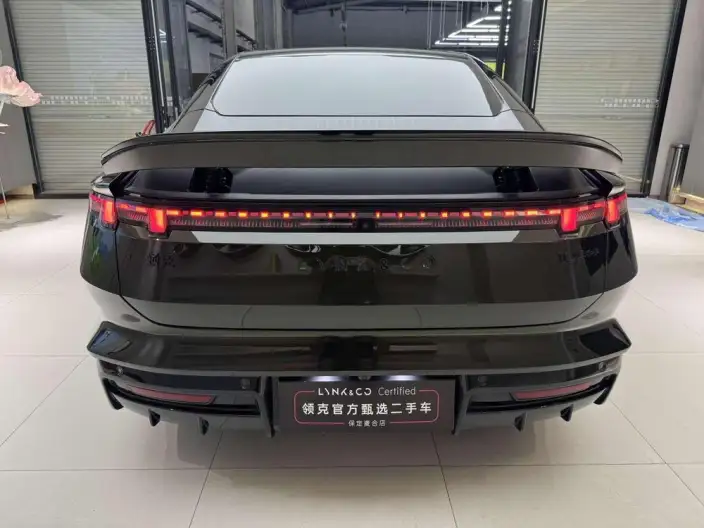 Lynk & Co 10 EM-P 2025 Model 240 4WD Ultra Sports Edition – фото 6