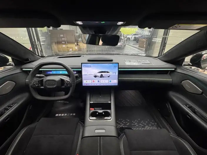 Lynk & Co 10 EM-P 2025 Model 240 4WD Ultra Sports Edition – фото 9