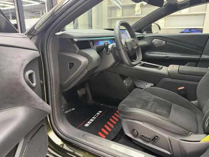 Lynk & Co 10 EM-P 2025 Model 240 4WD Ultra Sports Edition – фото 10