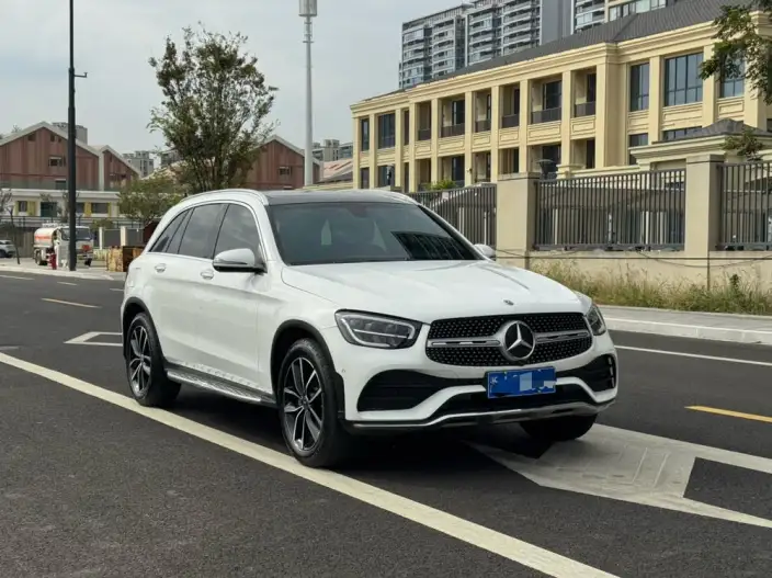 Mercedes-Benz GLC 2021 Model GLC 260 L 4MATIC Luxury Model – фото 3