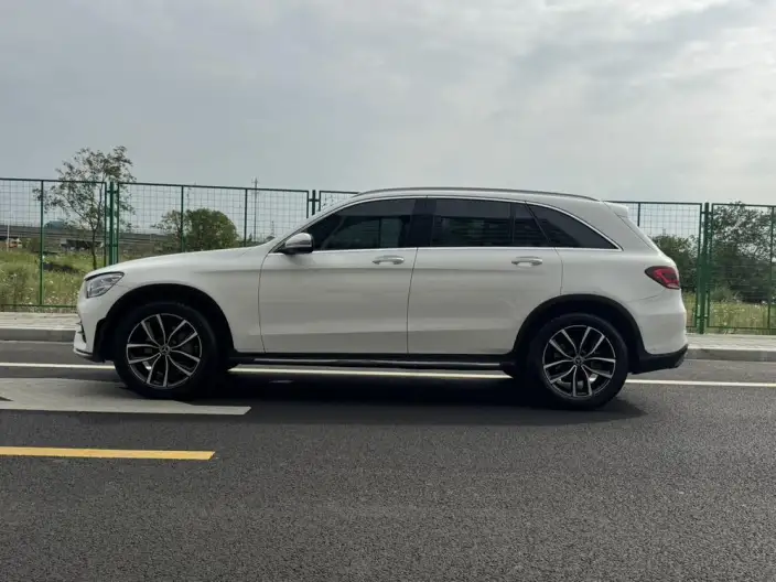 Mercedes-Benz GLC 2021 Model GLC 260 L 4MATIC Luxury Model – фото 4