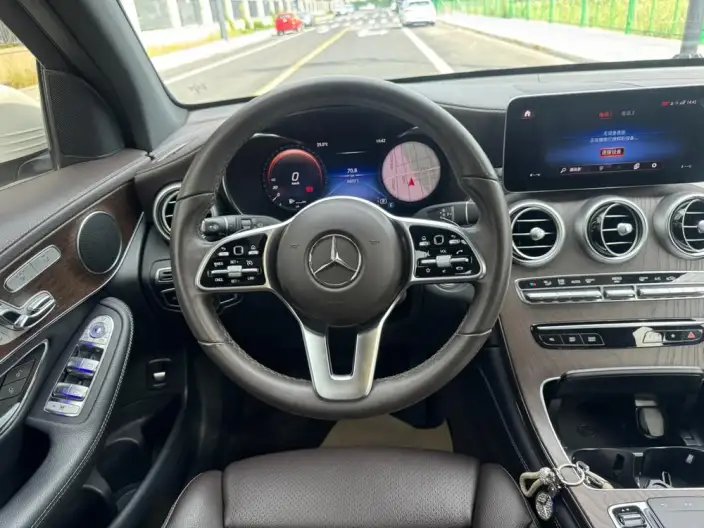 Mercedes-Benz GLC 2021 Model GLC 260 L 4MATIC Luxury Model – фото 9