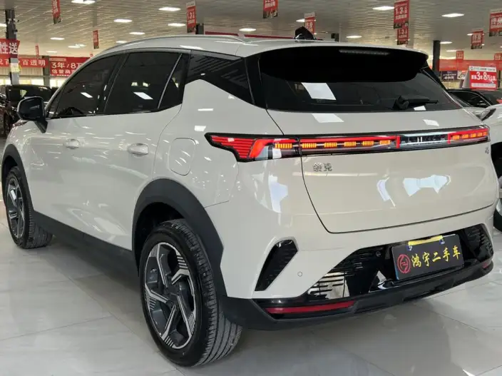 Lynk & Co 06 2025 Model Renew 1.5T Pro – фото 4