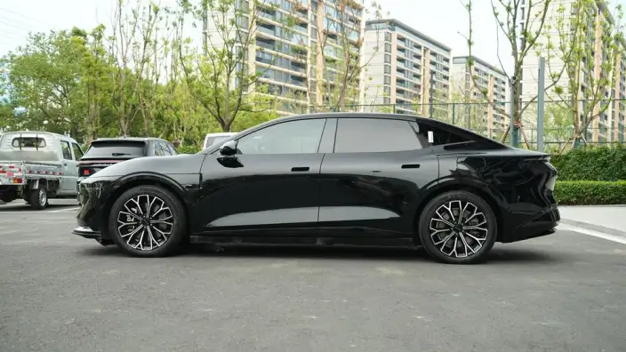 ZEEKR 007 2024 Model 4WD Edition 75kWh – фото 4